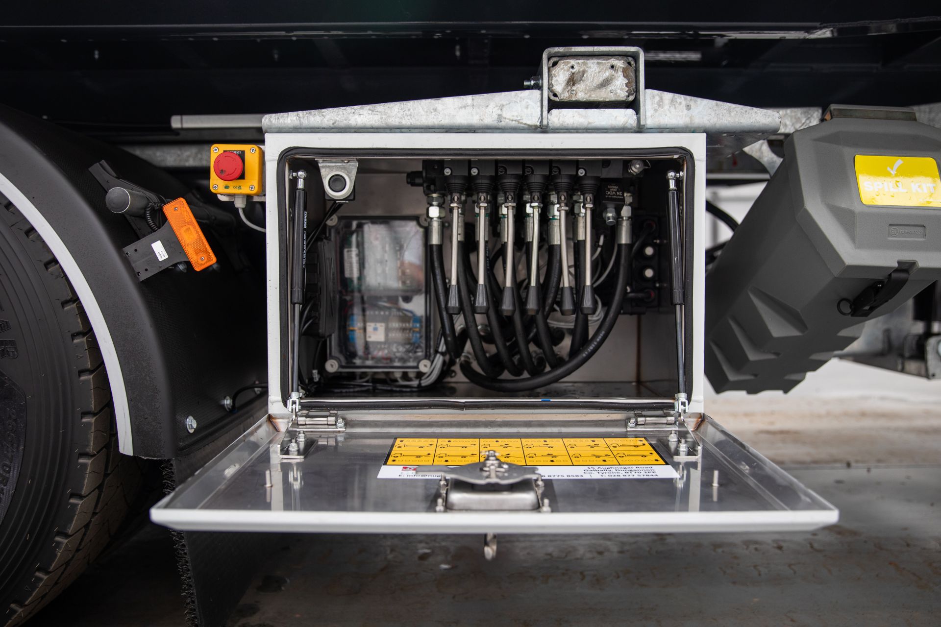 DAF XB230 Double Deck Tilt and Slide Recovery