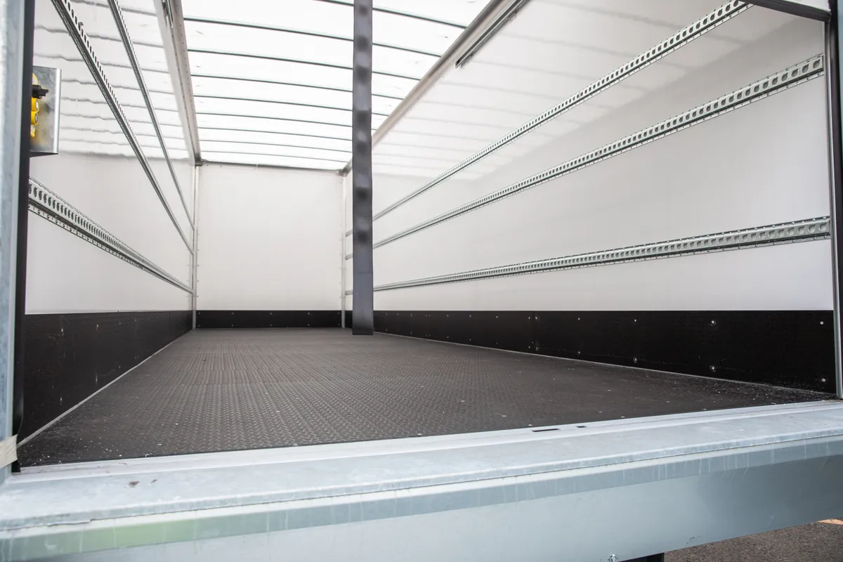 Box Truck Hire for Seasonal Demand