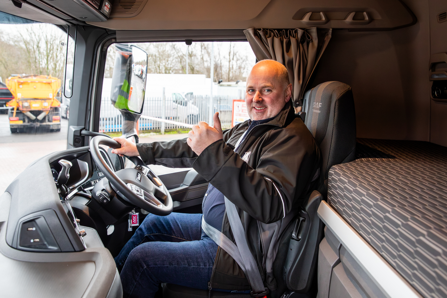 AMK MV Commercial DAF XD450 Tipper