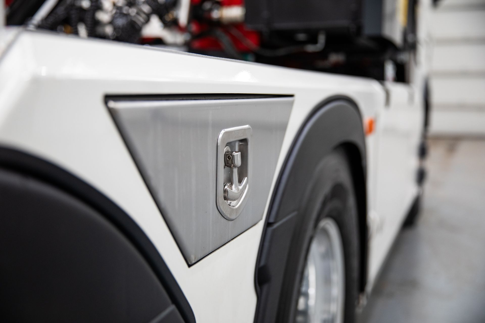 Volvo FH 540 with Palfinger PK 88 with Side Skirts