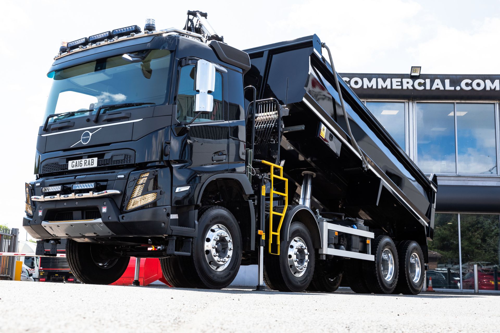32t Volvo Tipper Grab Truck
