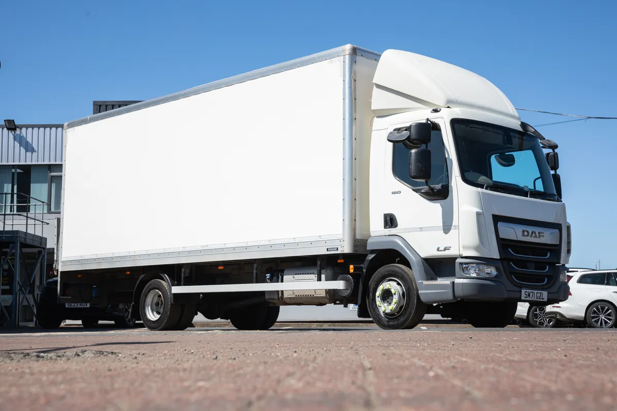 7.5t Truck for Hire and Sale