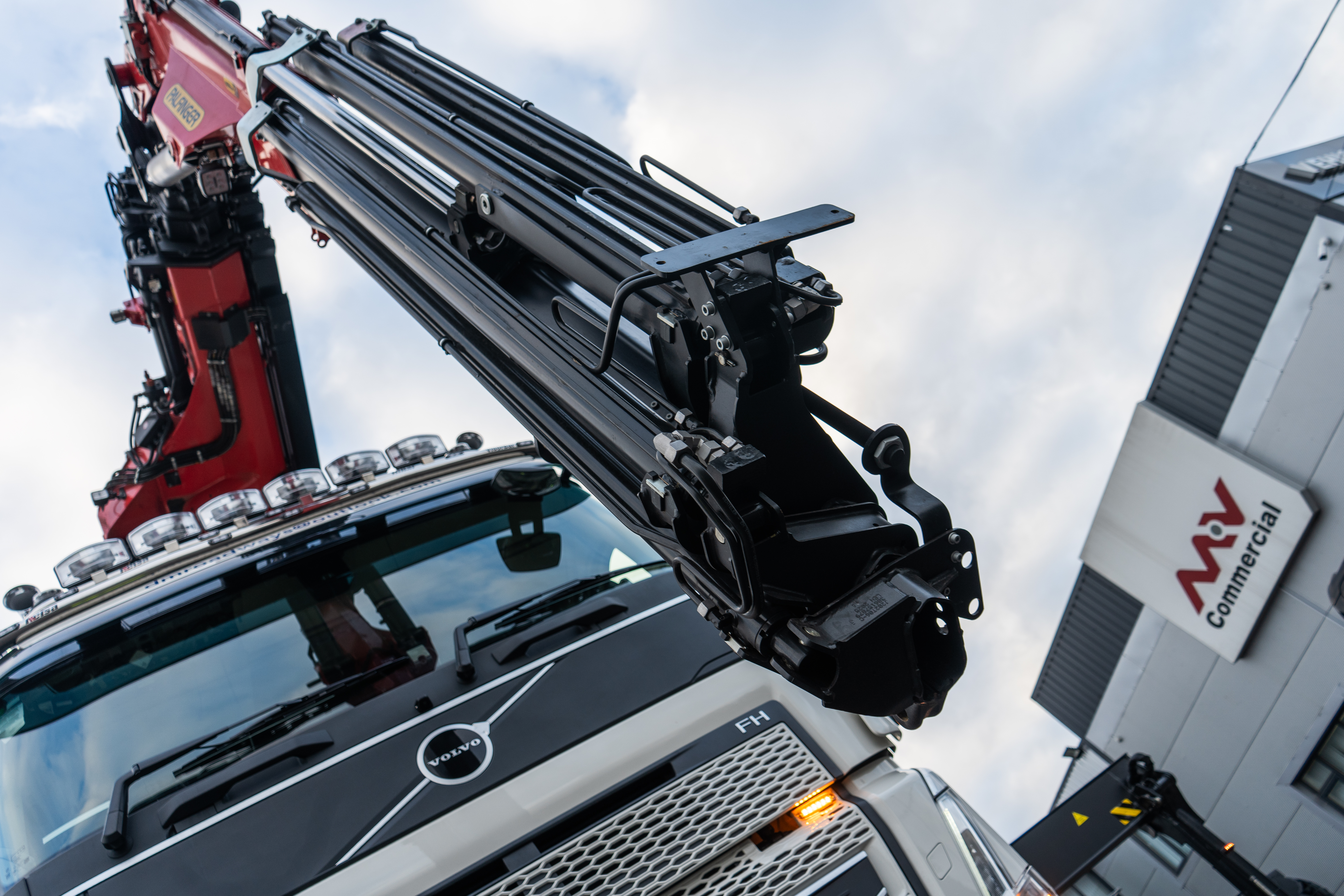 Palfinger Crane Truck for Hire and Sale