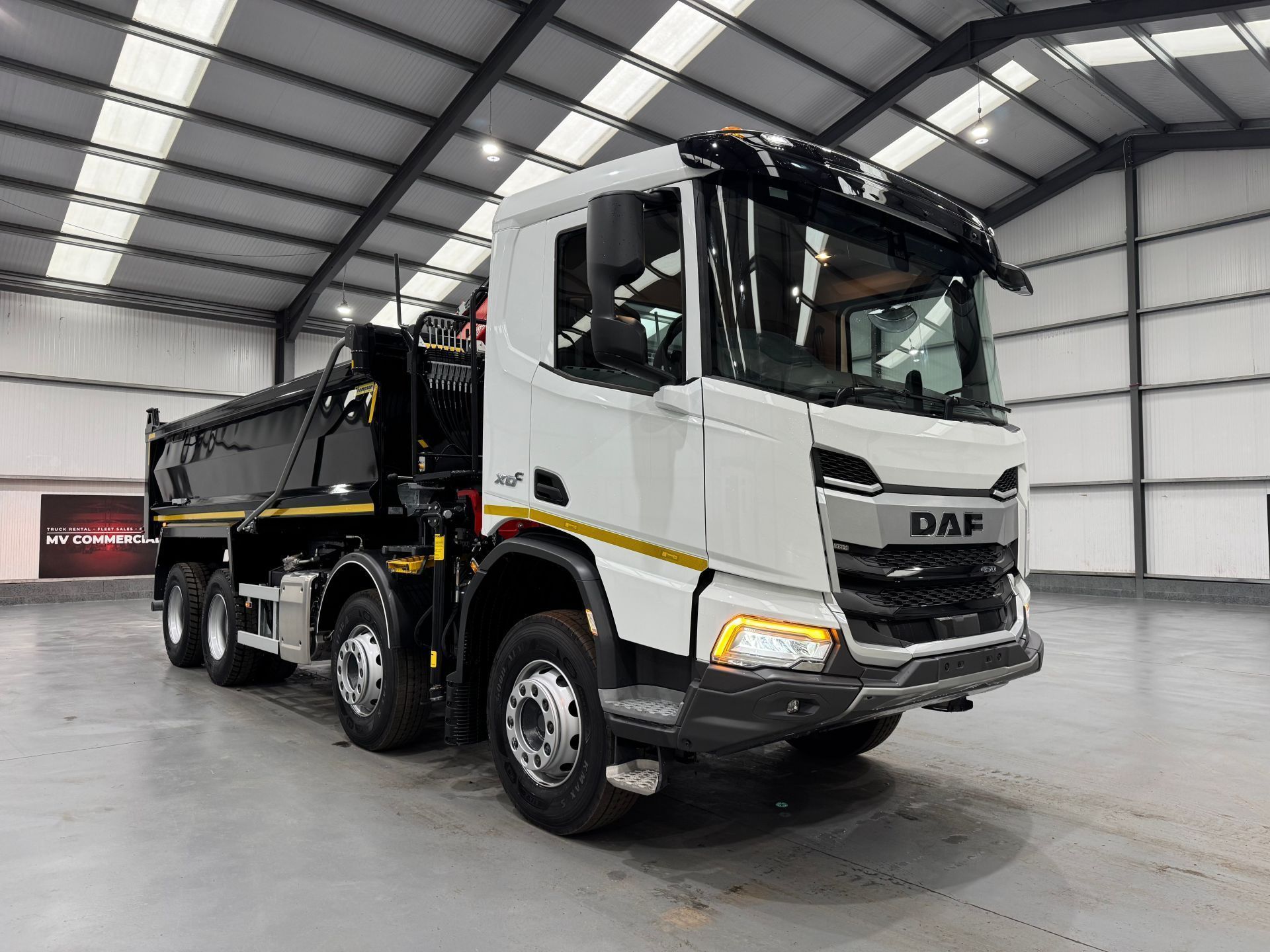 Tipper Grab Utilities Trucks for Hire and Sale